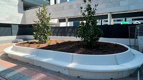 Foto de Bancos urbanos de hormign arquitectnico, un sistema modular clsico vigente en entornos urbanos