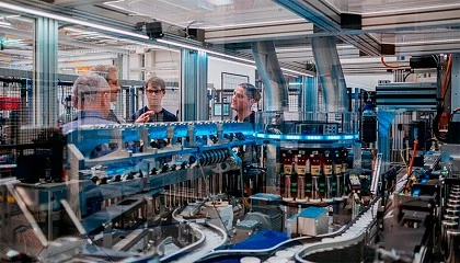 Foto de La IA ayuda a Siemens y Thyssenkrupp a afrontar la falta de capacitacin en el sector industrial